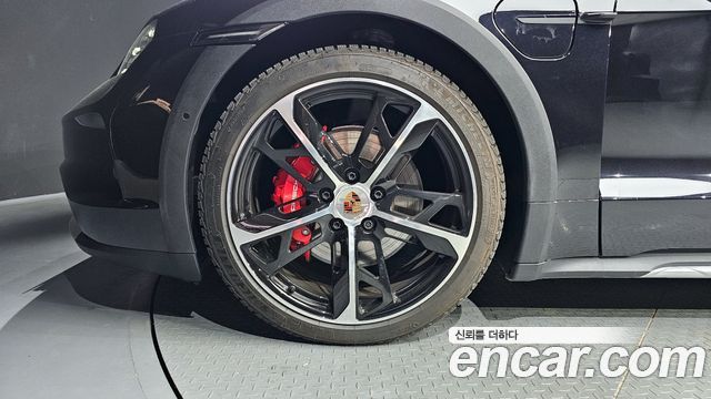 Porsche Taycan 4S Cross Turismo 2025 — фото 5