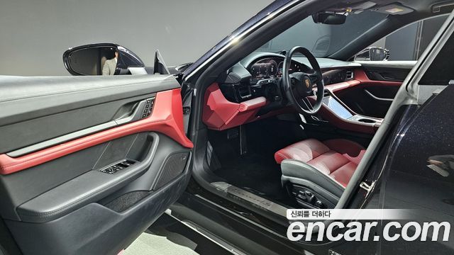 Porsche Taycan 4S Cross Turismo 2025 — фото 10