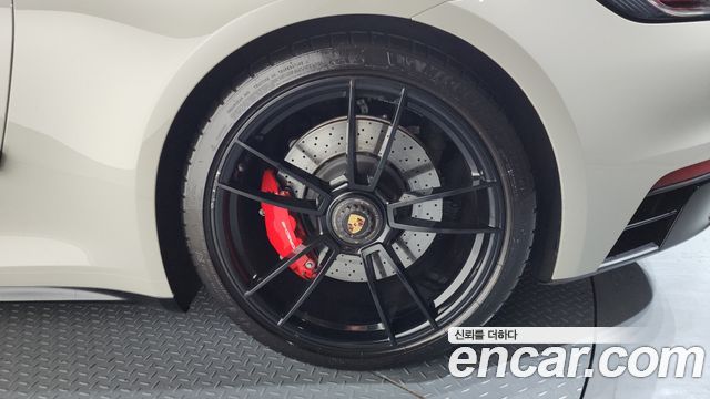 Porsche 911 (992) Carrera 4 GTS 2023 — фото 21