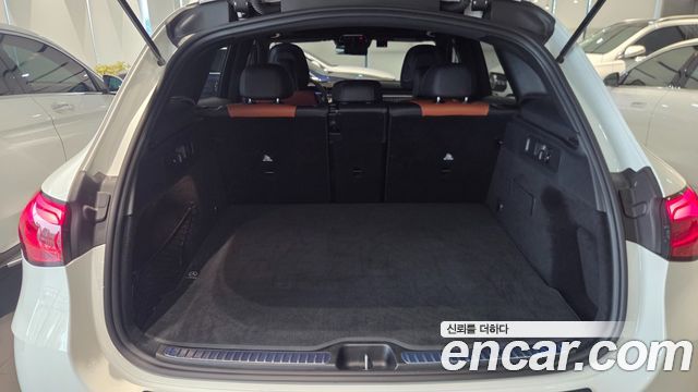 Mercedes-Benz GLC-Class (X254) GLC300 4MATIC AMG Line 2024 — фото 16