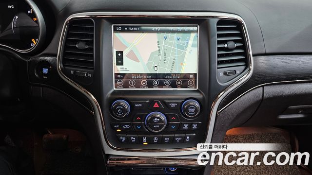Jeep Grand Cherokee 3.0 Diesel Overland Summit WK2 2018 — фото 18