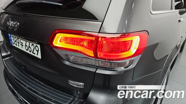 Jeep Grand Cherokee 3.0 Diesel Overland Summit WK2 2018 — фото 29
