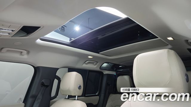 Land Rover Defender (L663) 110 D250 SE 2023 — фото 19