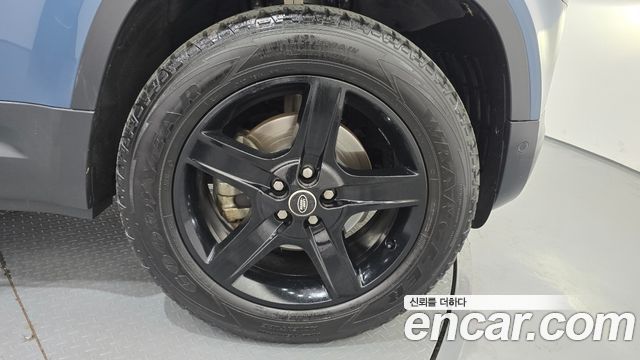 Land Rover Defender (L663) 110 D250 SE 2023 — фото 21