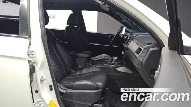 KG Mobility (SsangYong) Rexton Sports Khan Diesel 2.2 2WD Prestige 2023 — фото 10