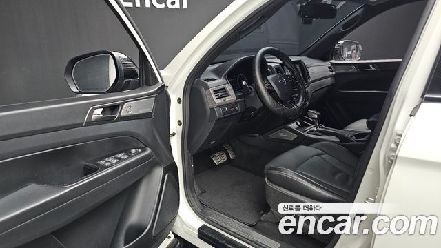 KG Mobility (SsangYong) Rexton Sports Khan Diesel 2.2 2WD Prestige 2023 — фото 11