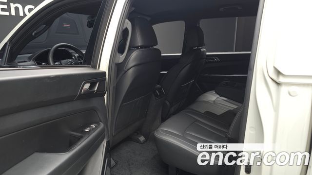 KG Mobility (SsangYong) Rexton Sports Khan Diesel 2.2 2WD Prestige 2023 — фото 12