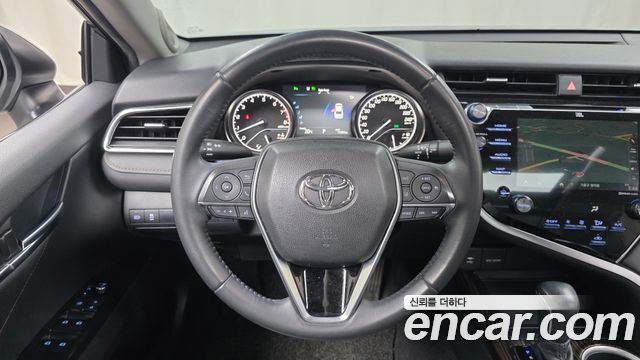 Toyota Camry (XV70) 2.5 2018 — фото 13