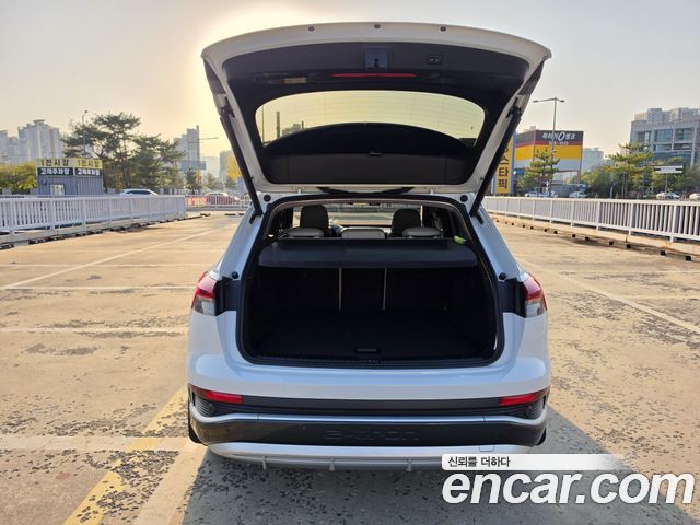 Audi Q4 e-tron (F4) 40 Premium 2023 — фото 9