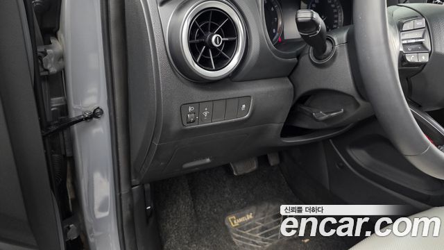 Hyundai Kona Gasoline 2.0 2WD Modern 2021 — фото 17