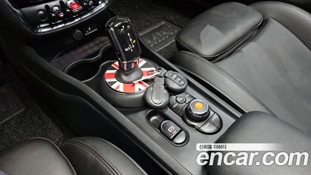 MINI Cooper D Clubman Standard 2nd 2020 — фото 9