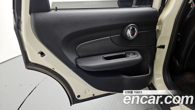 MINI Cooper D Clubman Standard 2nd 2020 — фото 31