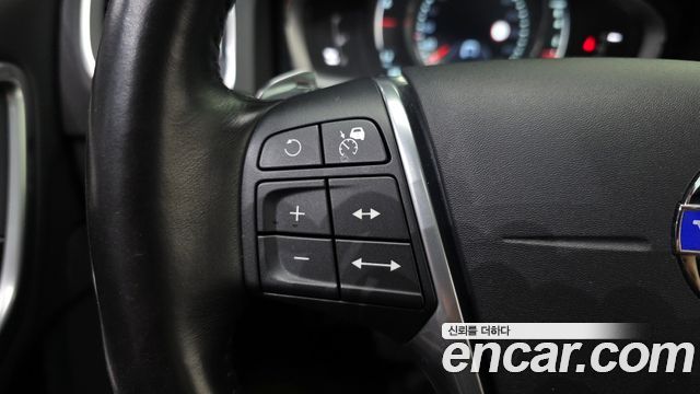 Volvo V60 Cross Country T5 AWD 2016 — фото 17
