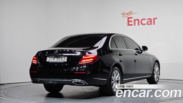 Mercedes-Benz E-Class (W213) E220d 4MATIC Exclusive 2019 — фото 2