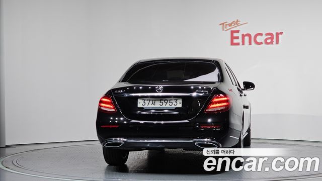 Mercedes-Benz E-Class (W213) E220d 4MATIC Exclusive 2019 — фото 4