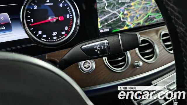 Mercedes-Benz E-Class (W213) E220d 4MATIC Exclusive 2019 — фото 9