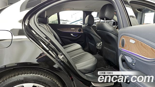 Mercedes-Benz E-Class (W213) E220d 4MATIC Exclusive 2019 — фото 12