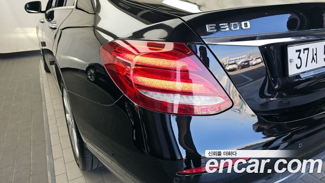 Mercedes-Benz E-Class (W213) E220d 4MATIC Exclusive 2019 — фото 23