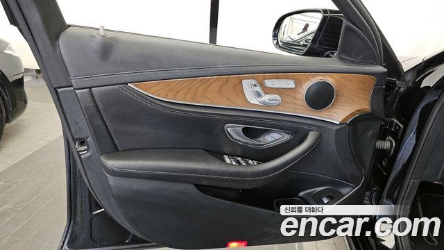 Mercedes-Benz E-Class (W213) E220d 4MATIC Exclusive 2019 — фото 24