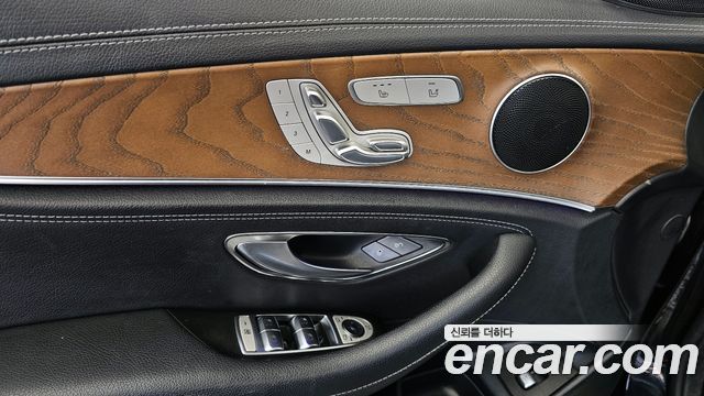Mercedes-Benz E-Class (W213) E220d 4MATIC Exclusive 2019 — фото 26