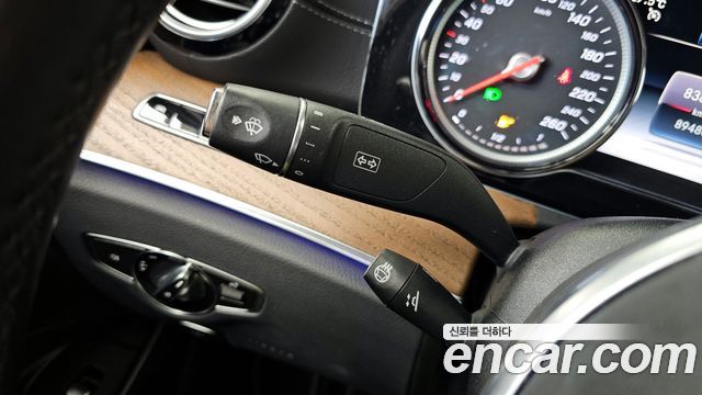 Mercedes-Benz E-Class (W213) E220d 4MATIC Exclusive 2019 — фото 29