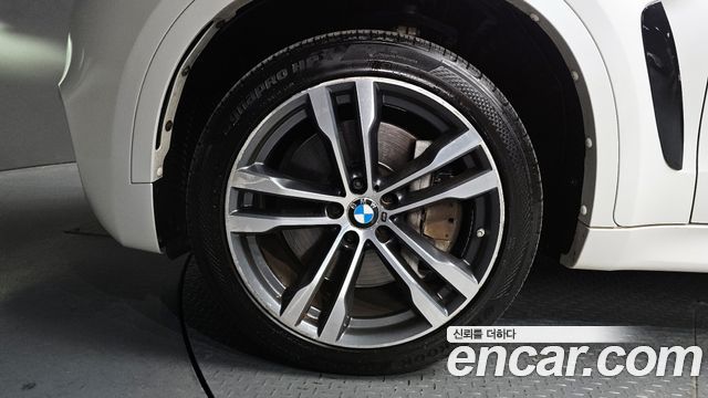 BMW X6 (F16) M50d 2017 — фото 5