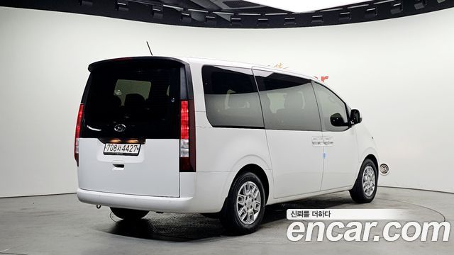 Hyundai Staria Tourer 11-Seater Modern 2022 — фото 2