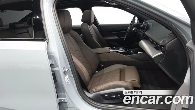 BMW 5 Series (G60) 520i M Sport 2024 — фото 11