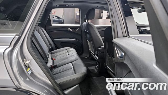 Audi Q4 e-tron (F4) 45 Premium 2025 — фото 11