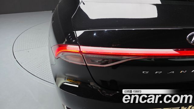 Hyundai Grandeur (IG) 3.3 Premium 2022 — фото 23