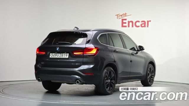 BMW X1 (F48) xDrive 20i Advantage 2020 — фото 2