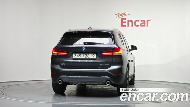 BMW X1 (F48) xDrive 20i Advantage 2020 — фото 4