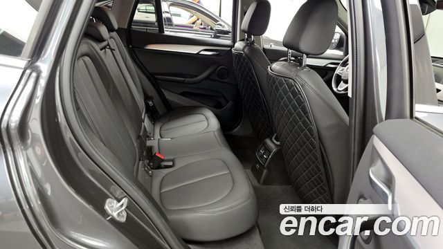 BMW X1 (F48) xDrive 20i Advantage 2020 — фото 12