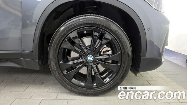 BMW X1 (F48) xDrive 20i Advantage 2020 — фото 21