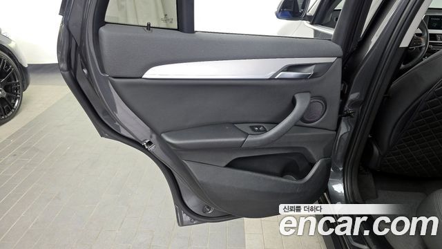 BMW X1 (F48) xDrive 20i Advantage 2020 — фото 25