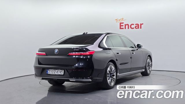 BMW 7 Series (G70) 740i sDrive Design Pure Excellence 2023 — фото 2