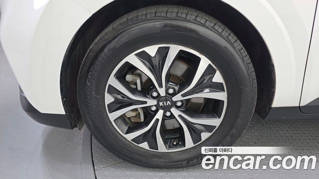 Kia Carnival (IV) Gasoline 9-Seater Signature 2021 — фото 5
