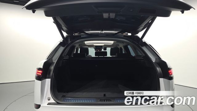 Land Rover Range Rover Velar 3.0 P400 Dynamic HSE 2025 — фото 24
