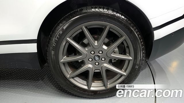Land Rover Range Rover Velar 3.0 P400 Dynamic HSE 2025 — фото 27