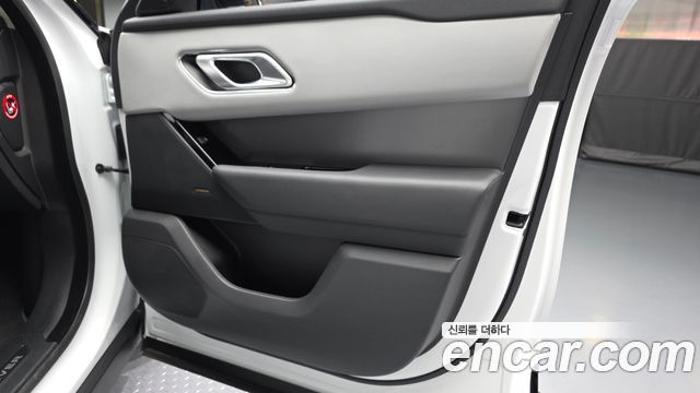 Land Rover Range Rover Velar 3.0 P400 Dynamic HSE 2025 — фото 30