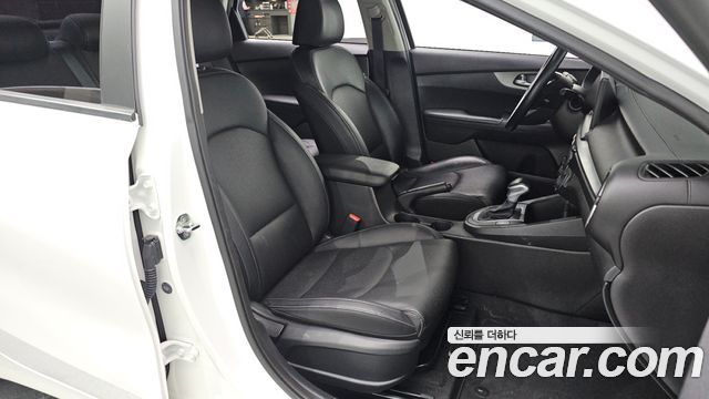 Kia K3 Standard 2021 — фото 11