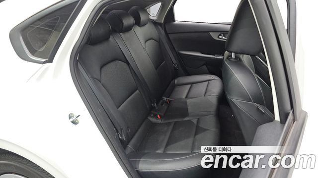Kia K3 Standard 2021 — фото 12