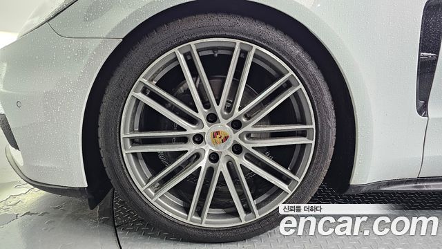 Porsche Panamera (971) 3.0 AWD 2018 — фото 5