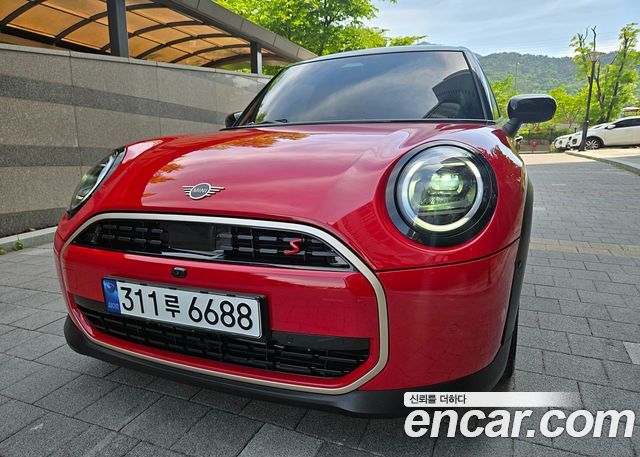 MINI Cooper S (IV) 5 Door Favoured 2025 — фото 2