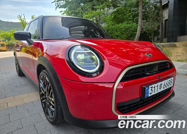 MINI Cooper S (IV) 5 Door Favoured 2025 — фото 8