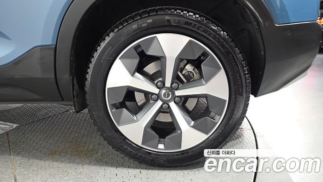 Volvo XC40 B4 Ultimate Bright 2023 — фото 27