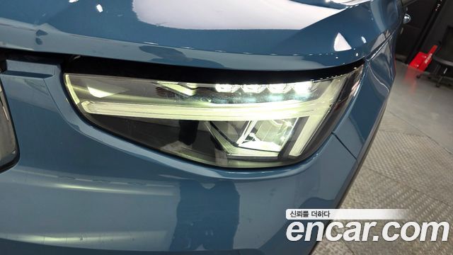 Volvo XC40 B4 Ultimate Bright 2023 — фото 28