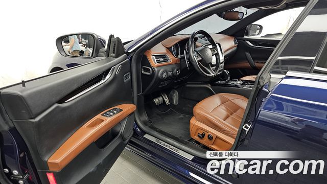 Maserati Ghibli 3.0S Q4 GranSport 3rd 2018 — фото 10