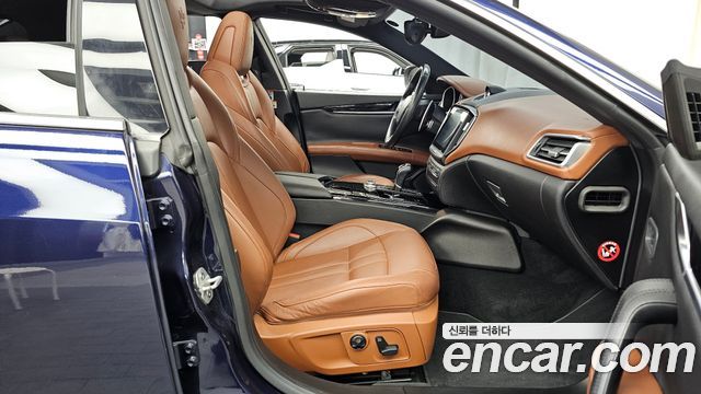 Maserati Ghibli 3.0S Q4 GranSport 3rd 2018 — фото 11