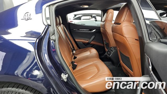 Maserati Ghibli 3.0S Q4 GranSport 3rd 2018 — фото 12